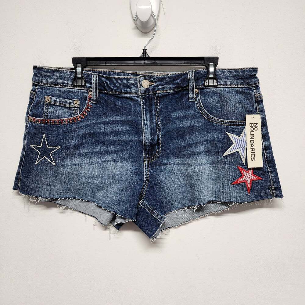 No Boundaries Star Embroidered Cutoff Denim Jean Shorts Womens 16 Medium Wash
